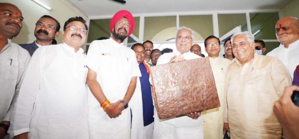 पुरानी पेंशन योजना बहाल, न्याय योजना की राशि भी बढ़ी