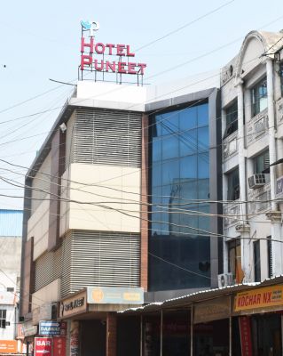 दस वर्षों के आईटीआर में टैक्स का बड़े झोल के बाद आयकर ने मारा छापा