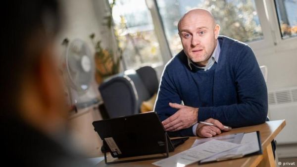 जर्मनी में रूसी लोगों के साथ बदसलूकी हो रही है