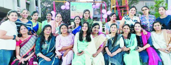 पाम रेसिडेंसी में महिला दिवस की धूमधाम