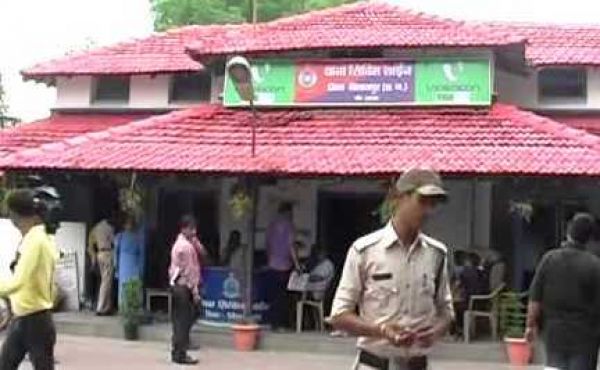 नशे के आदी पिता ने 5 साल के बेटे को फोन किया और अगले दिन पेड़ पर लटकते मिला शव