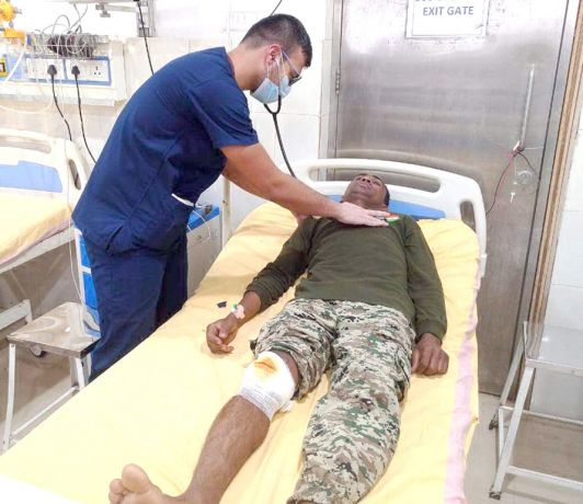 मुठभेड़ में 3 लाख का ईनामी नक्सली ढेर, जवान घायल