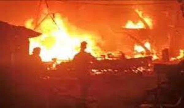 दिल्ली के गोकुलपुरी इलाक़े में लगी आग, सात लोगों की मौत