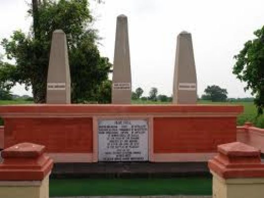 ऐतिहासिक गांव पलासी