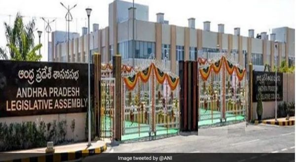 आंध्र में टीडीपी के 11 विधायक विधानसभा से निलंबित