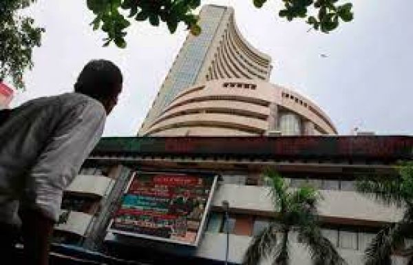 शेयर बाज़ार में खुलते ही आया उछाल, बीएसई सेंसेक्स में 800 अंकों की बढ़ोतरी