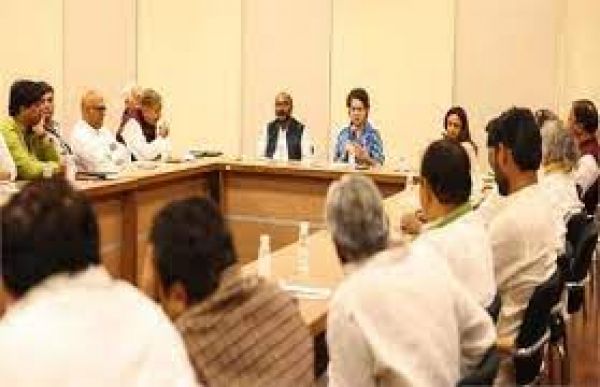प्रियंका ने उप्र में हार के कारणों और आगे की रणनीति को लेकर वरिष्ठ नेताओं के साथ चर्चा की