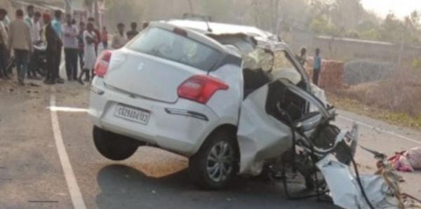 वाराणसी जा रहे वरिष्ठ पत्रकार सड़क हादसे में गंभीर, मां, पत्नी व पुत्र की दर्दनाक मौत 