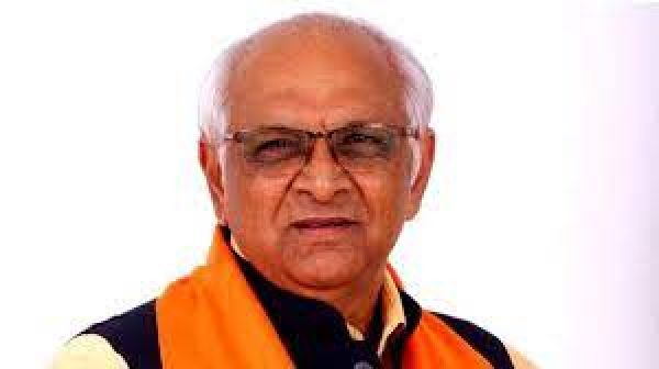 भगवत गीता को पढ़ाई से जोड़ कर गुजरात सरकार क्या हासिल करना चाहती है