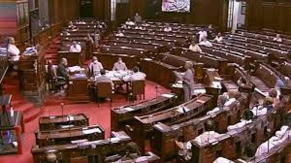 बढ़ती महंगाई को लेकर राज्यसभा में विपक्ष का हंगामा, कार्यवाही दोपहर 12 बजे तक स्थगित