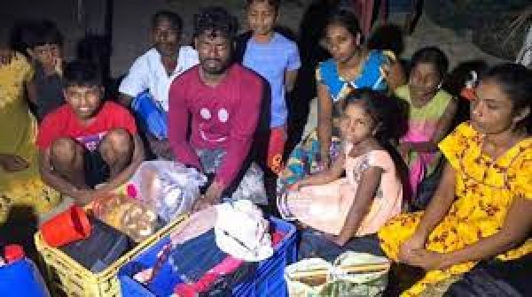 श्रीलंका में मंहगाई की मार, कई परिवार भारत पहुँचे