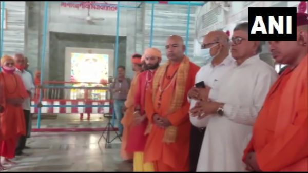 योगी आदित्यनाथ के शपथ ग्रहण समारोह से पहले गोरखनाथ मठ में विशेष पूजा