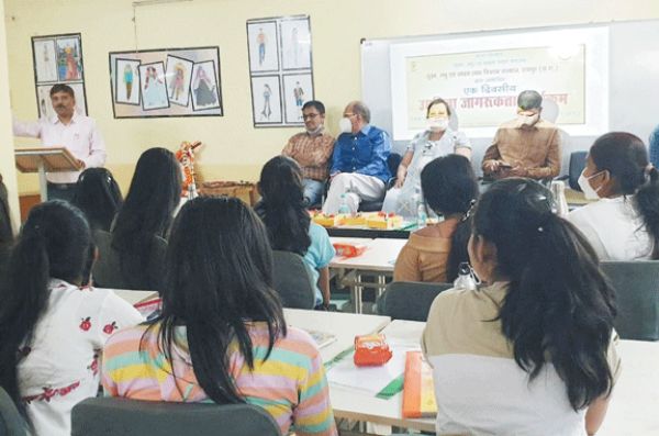 मैट्स स्कूल ऑफ़ फैशन डिज़ाइन एंड टेक्नोलॉजी में उद्यमिता जागरूकता