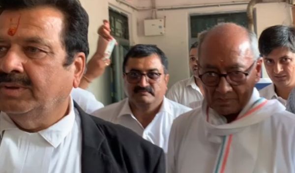 उज्जैन मारपीट मामले में पूर्व मुख्यमंत्री दिग्विजय सिंह समेत 6 को कोर्ट ने सुनाई एक-एक साल की सजा