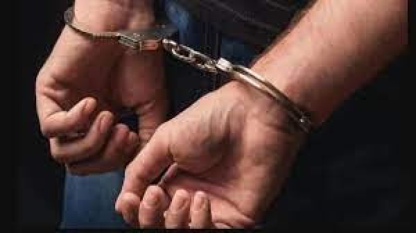 नोएडा में छात्रों को नशे की गोलियां बेचने वाला गिरफ्तार