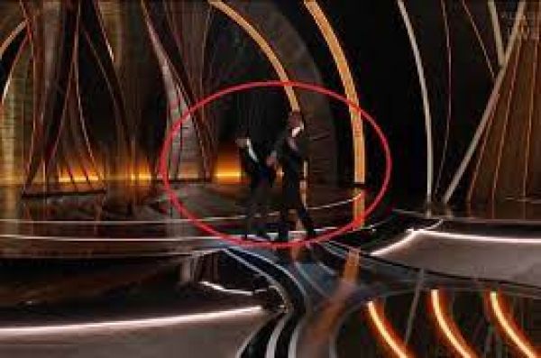 ऑस्कर 2022: स्मिथ ने रॉक को थप्पड़ मारा, कॉमेडियन ने आरोप दायर करने से इनकार किया