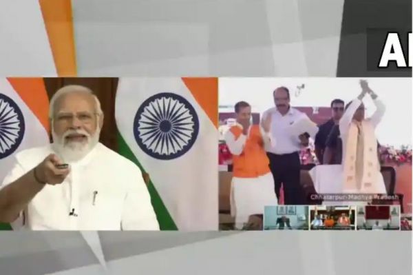 पीएम ने मध्य प्रदेश में किया 'गृह प्रवेशम' योजना का उद्घाटन, 5.21 लाख लोगों को मिला घर