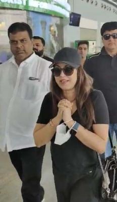 देखें VIDEO :  होजमालो में शिरकत करने महिमा चौधरी पहुंची