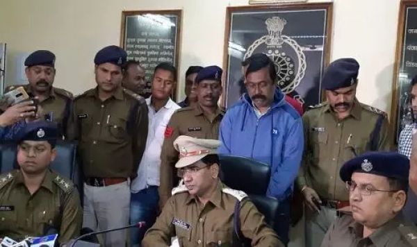 दबी हुई फाइल निकालकर रसूखदार पूर्व विधायक को गिरफ्तार किया था एसपी संतोष सिंह ने