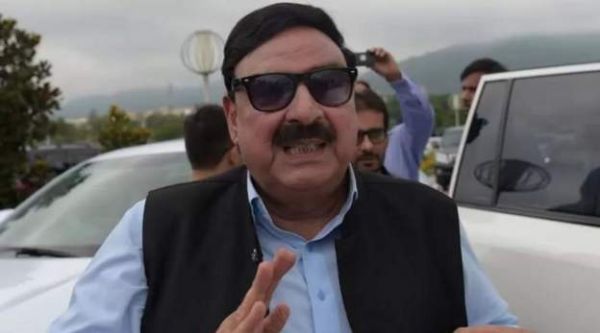 इस्तीफ़े के बाद इमरान ख़ान बाहर आए तो ये लोग उन्हें गिरफ़्तार कर लेंगे: शेख़ रशीद