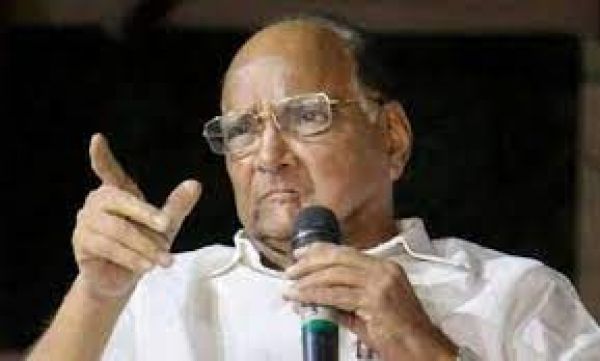 राज ठाकरे महीनों तक गायब रहते हैं, एक मुद्दे पर टिके न रहना उनकी खासियत है : शरद पवार