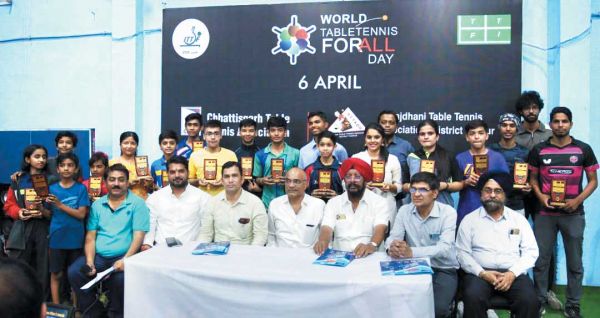 वल्र्ड टेबल टेनिस डे समारोह में खिलाड़ी हुए सम्मानित 