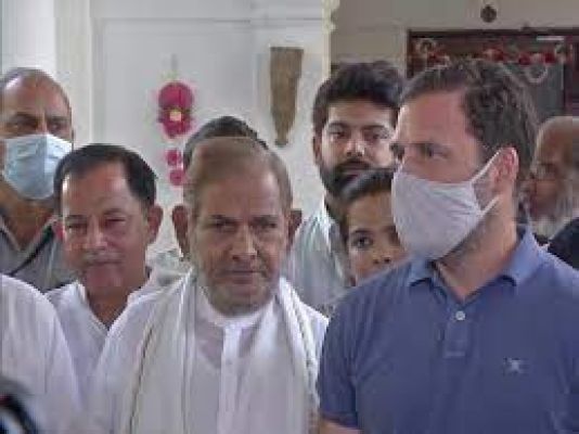 शरद यादव ने कहा- राहुल गांधी को कांग्रेस अध्यक्ष बना देना चाहिए