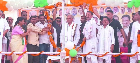 कांग्रेस का ट्रंप कार्ड 'जिला' भाजपा को 'राम' का सहारा