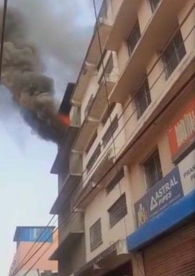   प्लास्टिक गोदाम में आग से हडक़ंप