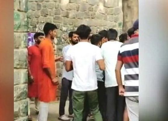 जेएनयूएसयू में 'नॉनवेज' खाने को लेकर हुई झड़प, दर्जनभर से ज़्यादा छात्र ज़ख्मी, एफआईआर दर्ज