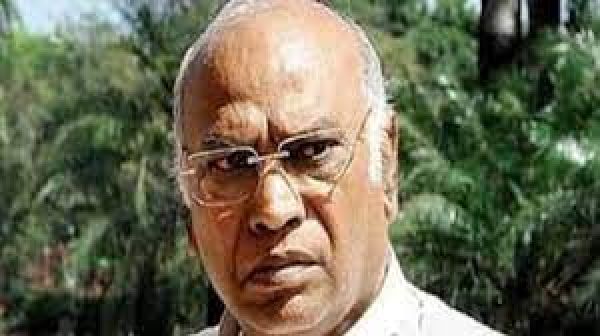 नेशनल हेराल्ड मामला : प्रवर्तन निदेशालय ने कांग्रेस नेता खड़गे से पूछताछ की