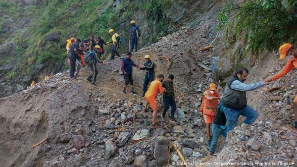 हवा में अटकी जान, रोपवे हादसे के तीसरे दिन भी रेस्क्यू ऑपरेशन जारी