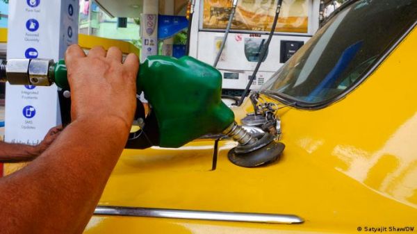 वर्ल्ड बैंक ने भारत की विकास दर का अनुमान घटाया, पाकिस्तान का बढ़ाया