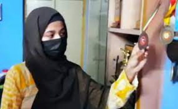 हिजाब समर्थक कर्नाटक की आलिया ने सीएम बोम्मई से लगाई गुहार और कहा- हम देश का भविष्य