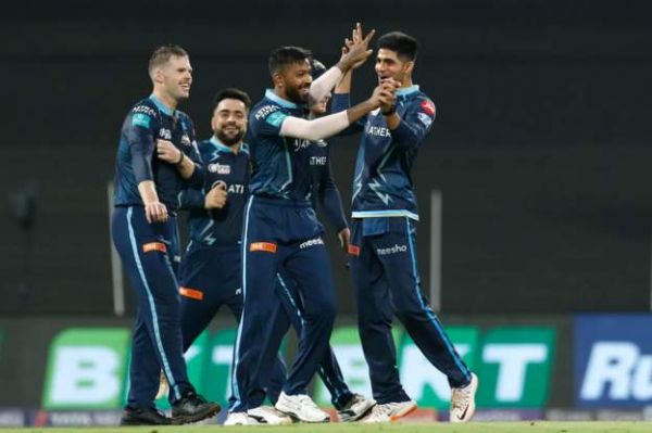 आईपीएल 2022: RRvsGT: पंड्या की पारी पड़ी राजस्थान पर भारी, गुजरात टॉप पर