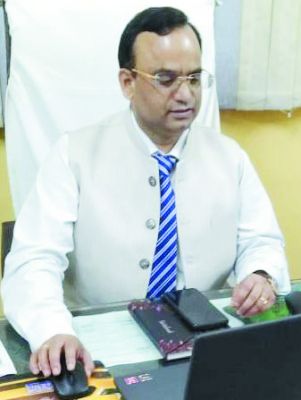 लेटेस्ट ट्रेंड्स इन कम्प्यूटर इंजीनियरिंग एंड आईटी पर मैट्स कुलपति प्रो. केपी यादव का ओमान में व्याख्यान