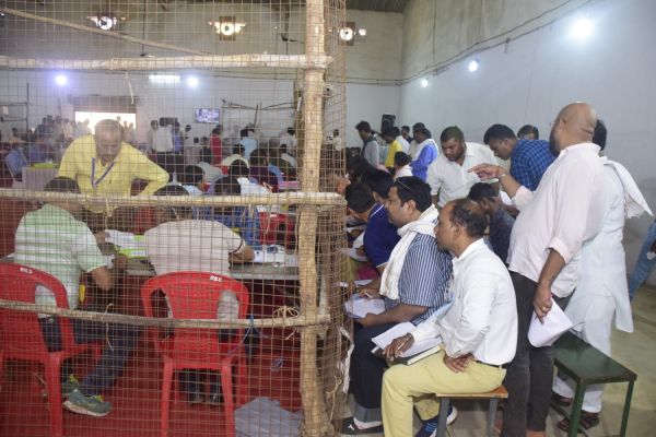 हर राउंड में कांग्रेस को हजार की बढ़त