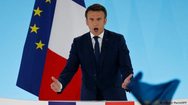 सीईओ को दो करोड़ डॉलर वेतन! लगाम कसना चाहते हैं माक्रों