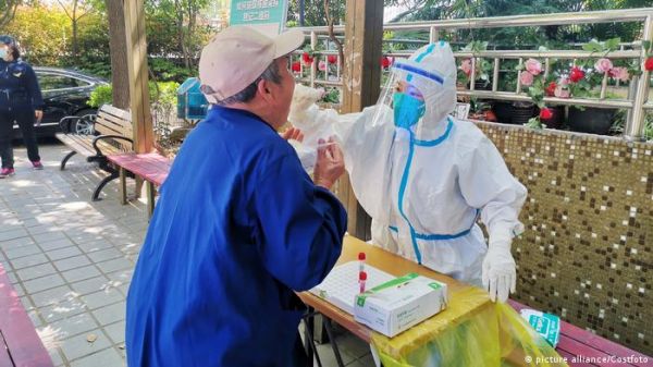 चीन के शंघाई में लॉकडाउन के दौर में पहली मौत