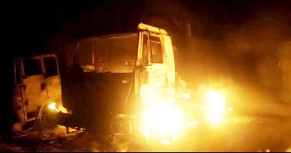 बीजापुर में दूसरे दिन भी जारी रहा नक्सल उत्पात,  10 गाडिय़ां जलाईं