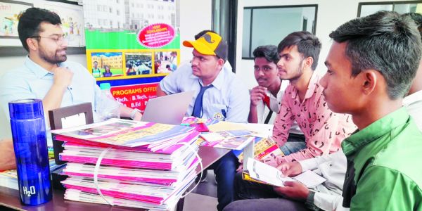 जेपी इंटरनेशनल ने विद्यार्थियों के उज्जवल भविष्य हेतु आयोजित किया करियर केयर 