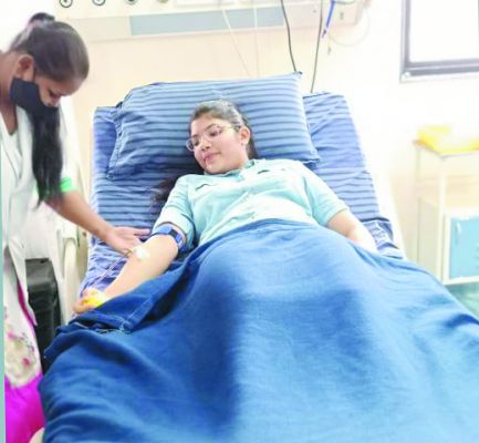 सुयश हॉस्पिटल के डायरेक्टर डॉ. विवेक केशरवानी के जन्मदिन पर रक्तदान शिविर