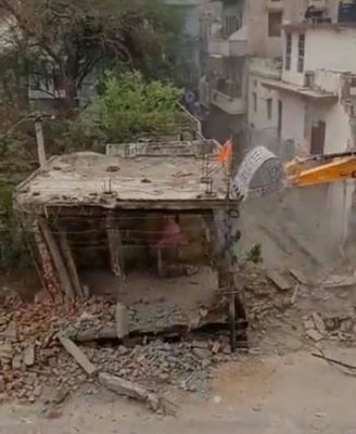 राजस्थान: बुलडोज़र से मंदिर तोड़ने का वीडियो वायरल, बीजेपी ने कांग्रेस को घेरा