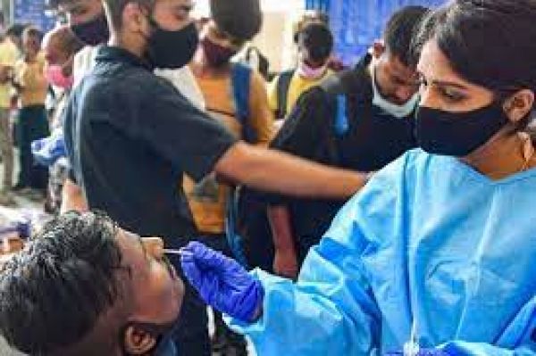 भारत में कोरोना के 2,527 नये मामले