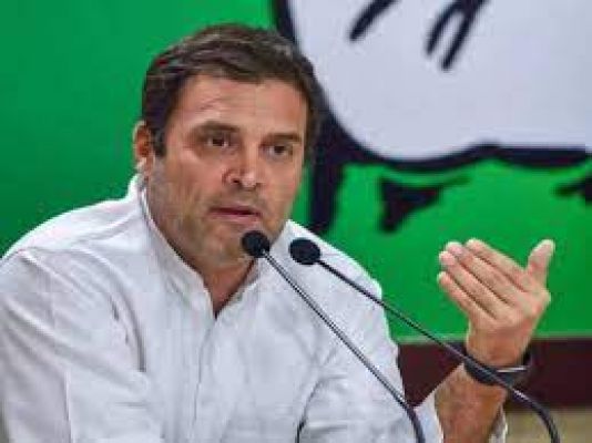 एफ़डी रिटर्न में कटौती को लेकर राहुल गांधी का मोदी सरकार पर निशाना