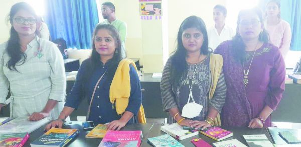 माइंडब्रेकर्स-मैट्स यूनिवर्सिटी द्वारा आयोजित पुस्तक मेला