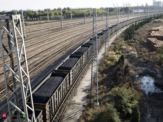 बिजली संयंत्रों में आपदा को रेलवे ने बनाया अवसर, फायदे का परिवहन, घाटे की सवारी गाड़ी