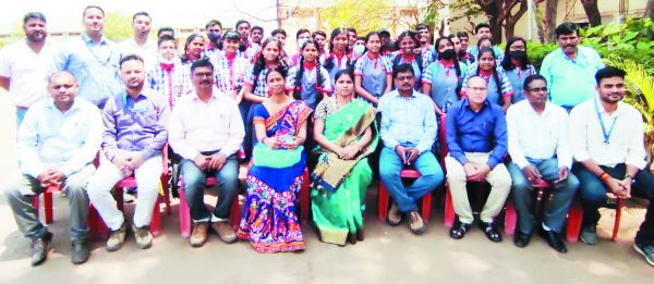 केवी के बच्चों ने एफसीआई का कामकाज देखा, क्षेत्रीय कार्यालय और डिपो का किया दौरा