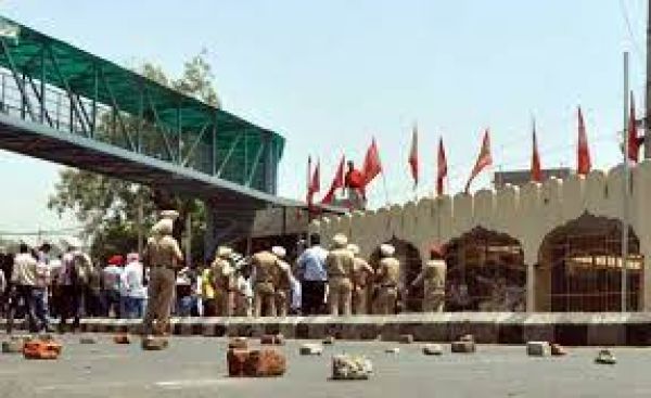 पंजाब: पटियाला में दो गुटों में संघर्ष के बाद दस बातें जो अब तक मालूम हैं