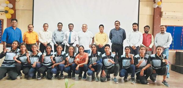 टारगेट बॉल स्पर्धा में गर्ल्स टीम ने जीता सिल्वर